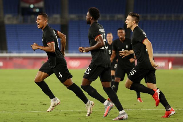 开云官网-险些被最弱对手冲垮!德国队这条纸糊防线让人揪心